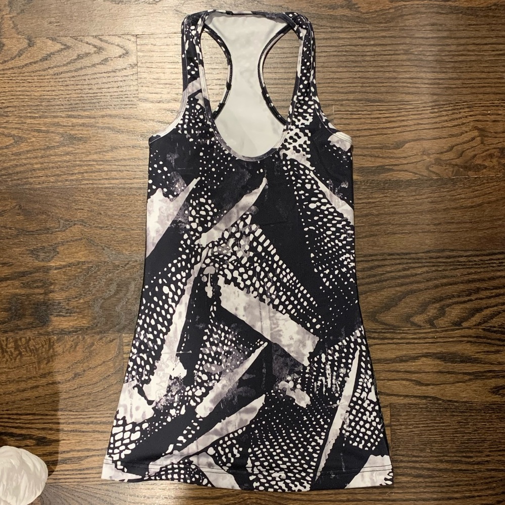 Lululemon workout tank